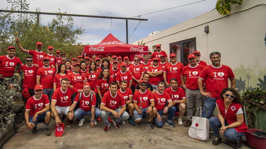 Voluntarios de Coca Cola se suman a ‘Planta La Palma’ de Cruz Roja