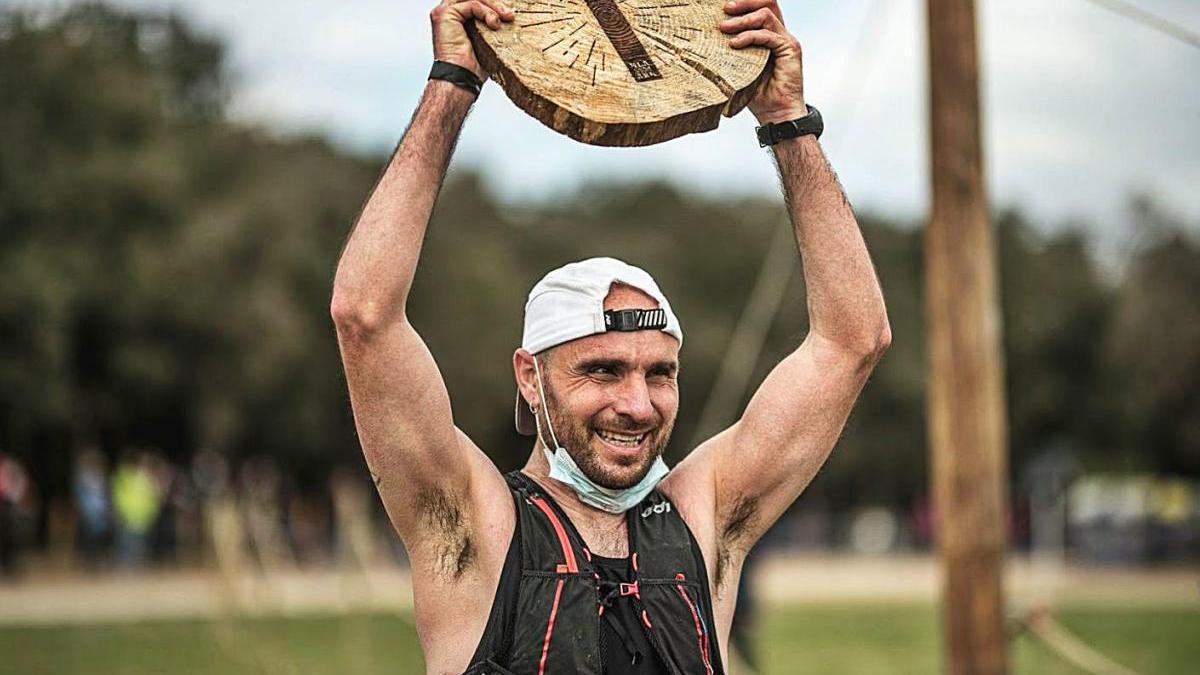 Daniel Cazalla, en el moment de l&#039;arribada.