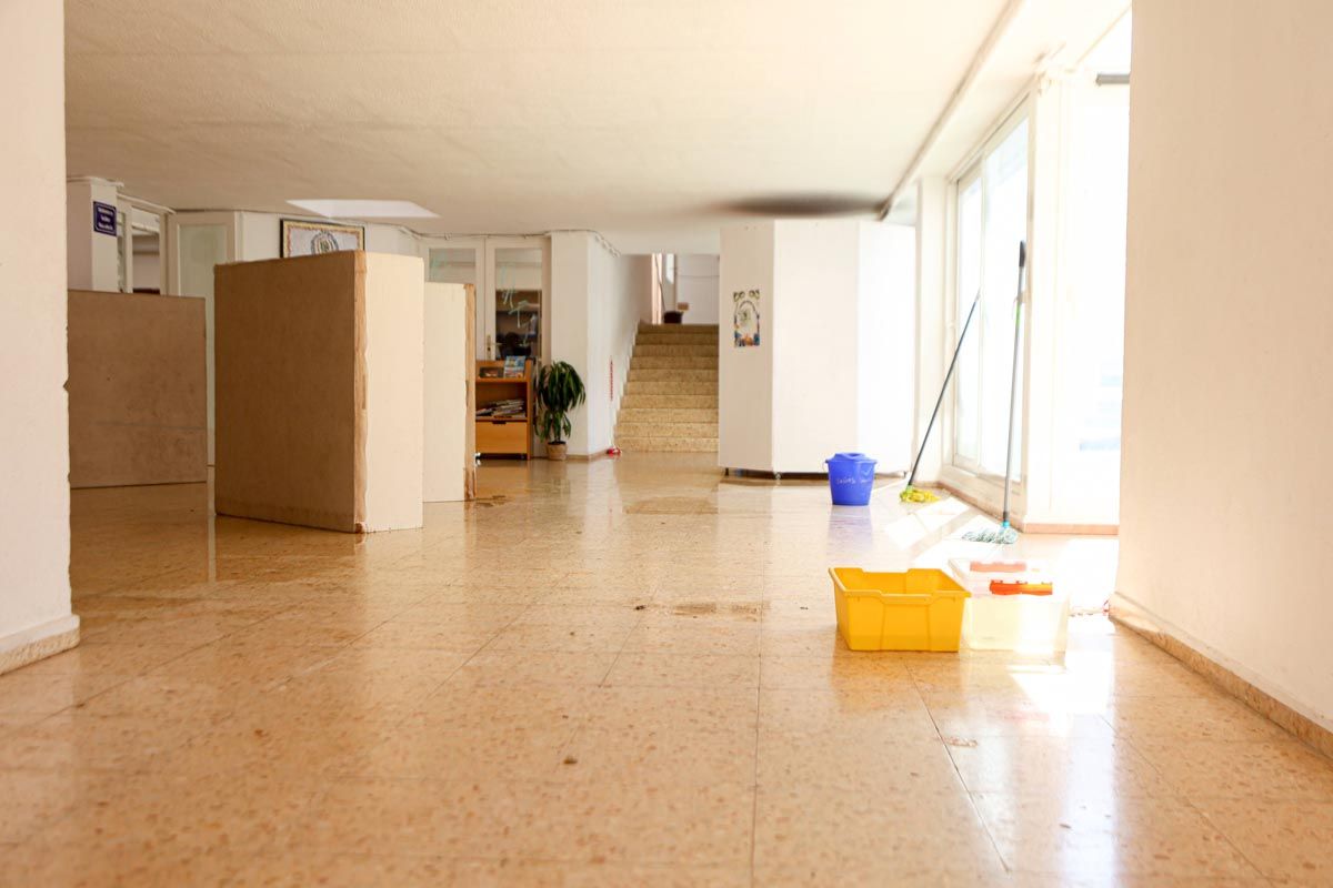 La visita al colegio Can Misses tras las inundaciones, en imágenes
