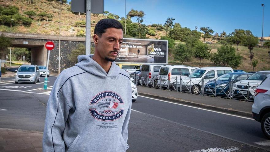 El jugador del CD Tenerife Maikel Mesa, condenado por atentado y delito de lesiones a 8 meses de prisión y 1.200 euros de multa