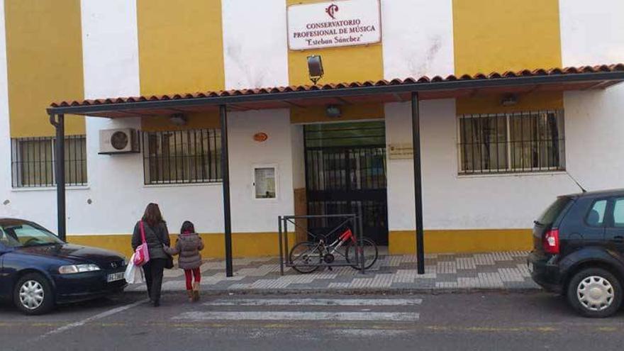 Nogales dice que el traspaso del conservatorio de Mérida sigue negociándose