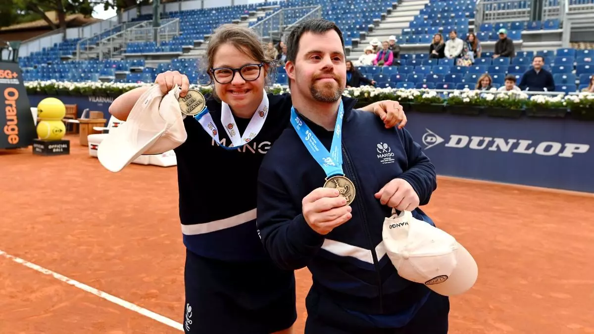 Barcelona, ejemplo de inclusin: Alessandra, la primera recogepelotas en el tenis con Sndrome de Down
