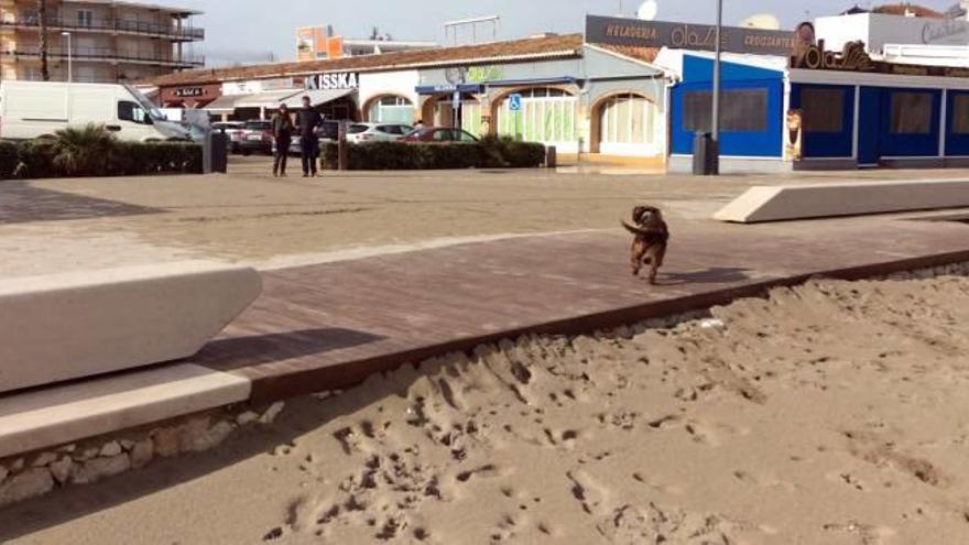 La reforma del Arenal de Xàbia dejó al paseo sin rompeolas