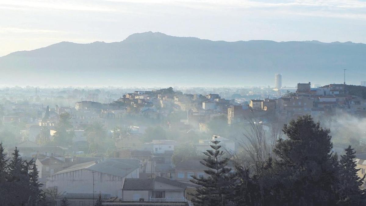 Imagen de la ciudad de Murcia con varias columnas de quemas agrícolas