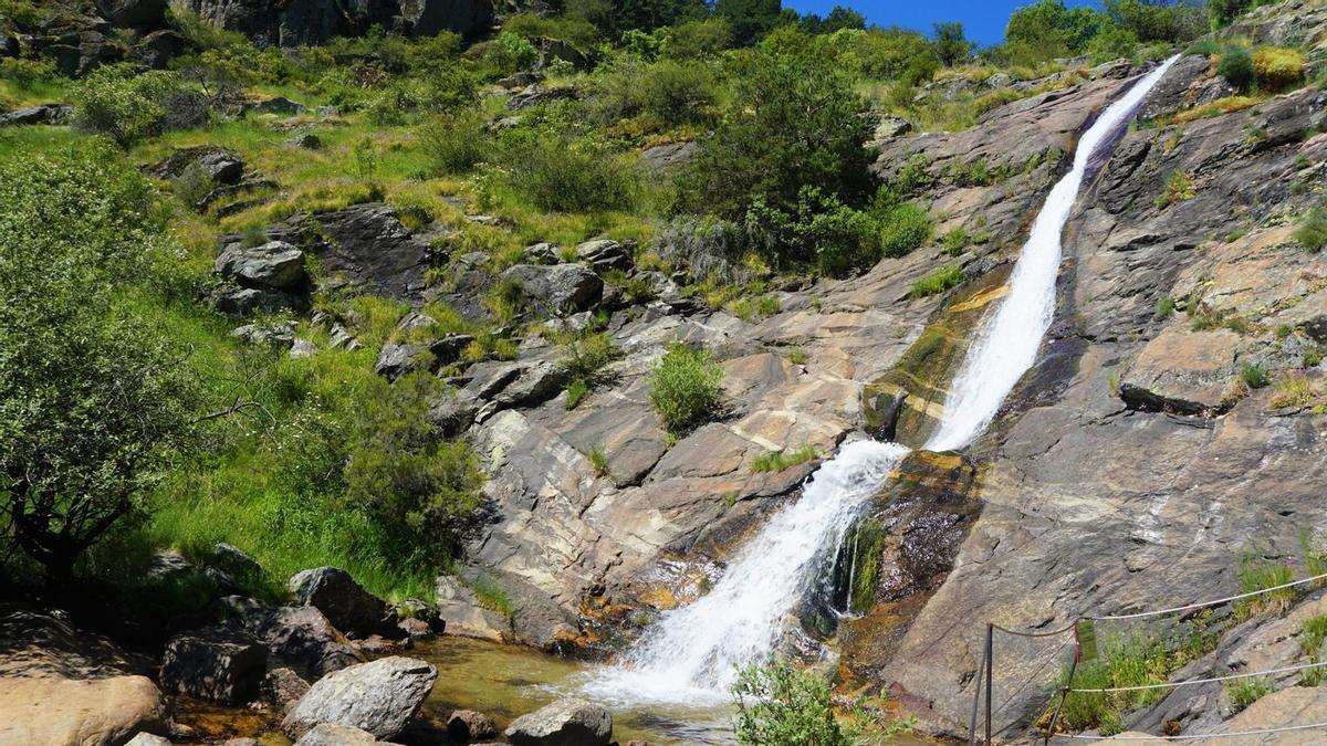 Este salto de agua, con una caída de 30 metros, se considera la cascada más alta de la Comunidad de Madrid