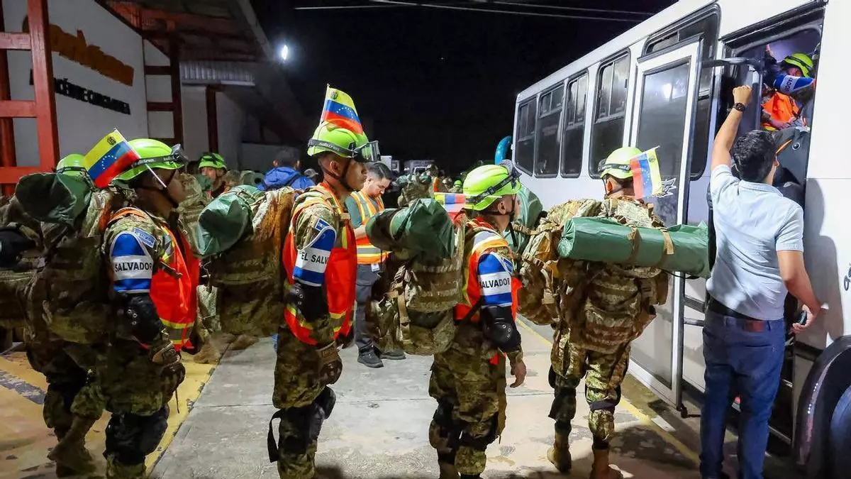 Venezuela militariza la 'zona cero' del terremoto mientras se multiplican los muertos y desaparecidos