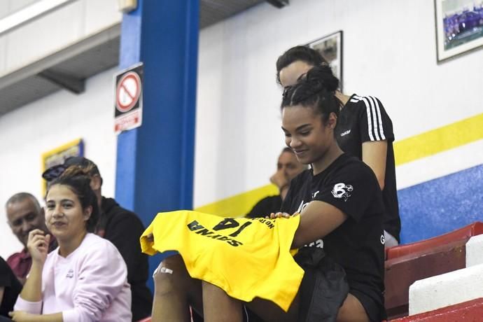 26-02-20 DEPORTES. PABELLON DE LAS REMUDAS. BARRIO DE LAS REMUDAS. TELDE. Partido de balonmano femenino entre el Remudas Rocasa y el Guardés disputado en Pabelloon Antonio Moreno del barrio teldense de Las Remudas.    Fotos: Juan Castro.  | 26/02/2020 | Fotógrafo: Juan Carlos Castro