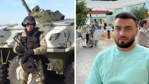 Hennaddi Derymarko, residente en Torrevieja, estuvo cinco años en el Ejército ucraniano (izq.), luchando en el Donbás.