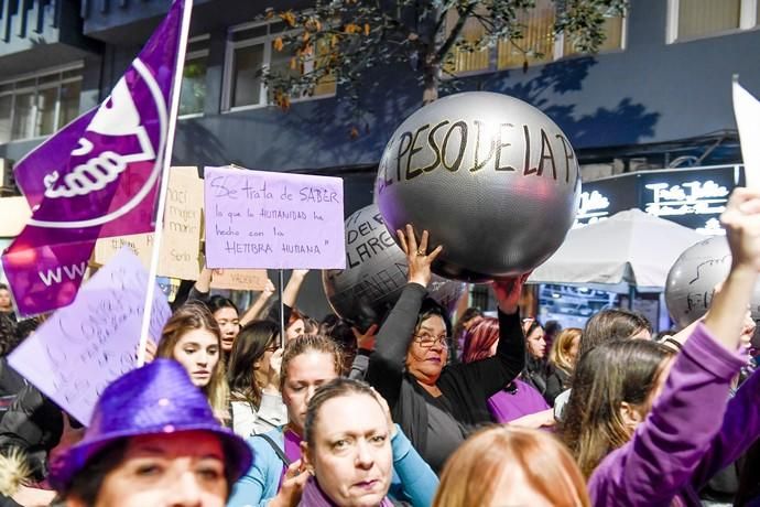 GENTE Y CULTURA 07-03-19  LAS PALMAS DE GRAN CANARIA. 8M Día Internacional de la Mujer. Manifestación por el 8M Día Internacional de la Mujer. FOTOS: JUAN CASTRO