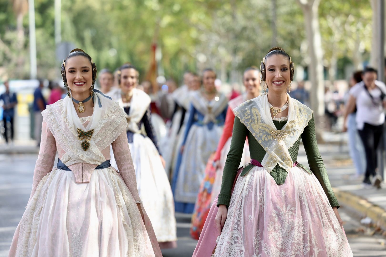 María Estela, la corte, Quart y Xirivella honran a la senyera más viajera de las Fallas