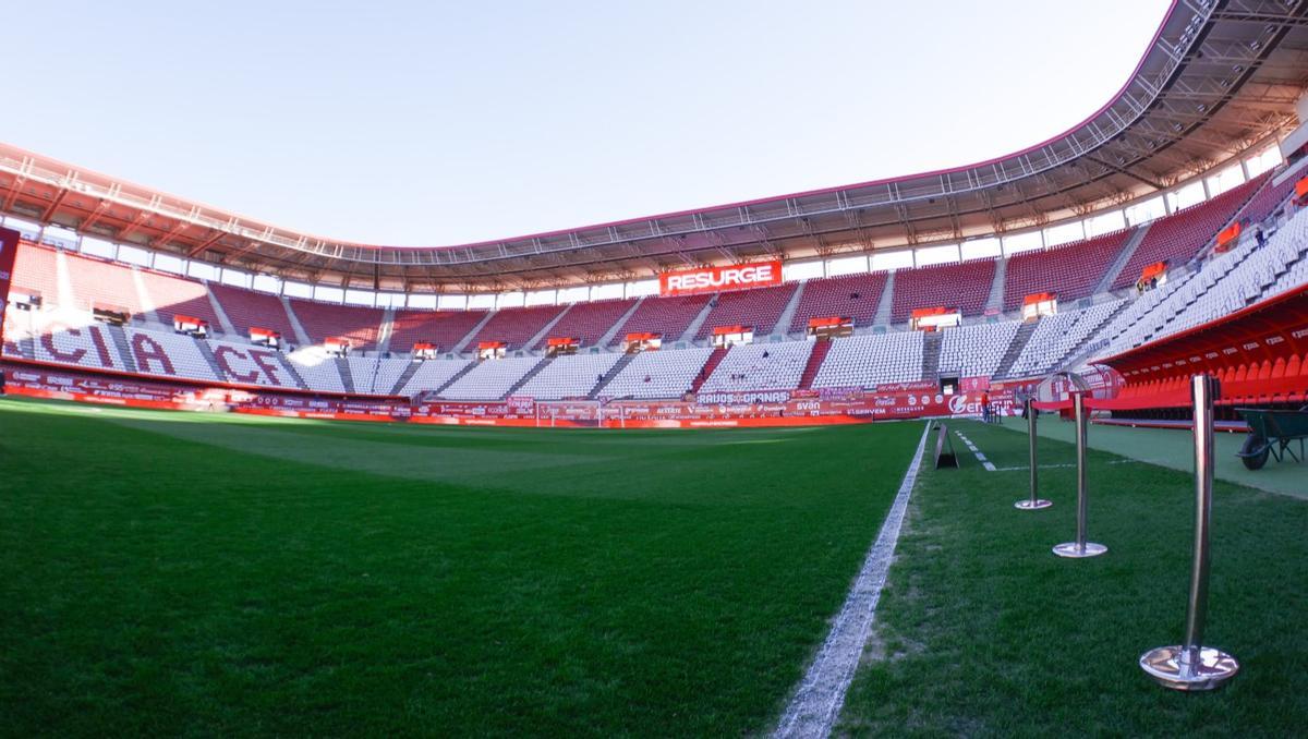 Estadio Enrique Roca, del Real Murcia, antes de la visita del conjunto alicantino.