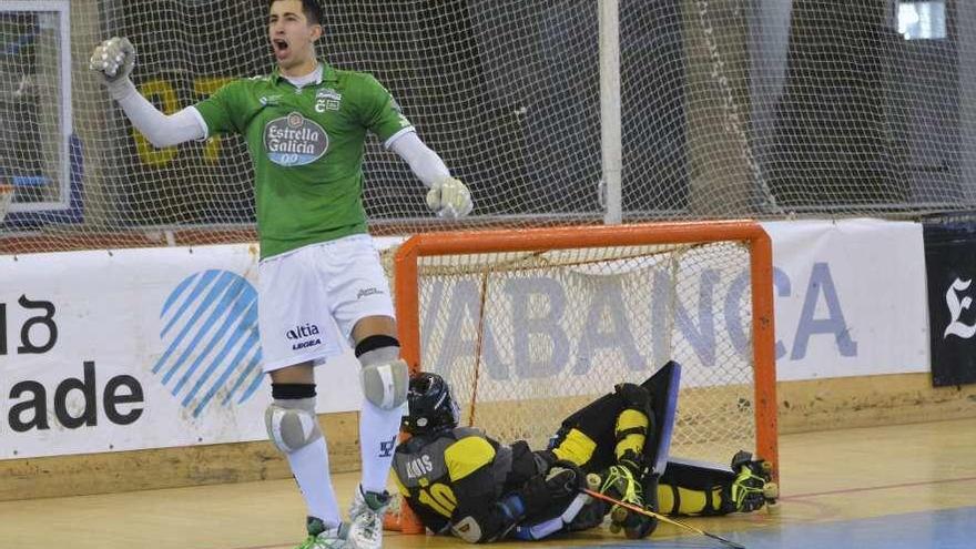 Carlo di Benedetto celebra un gol en un partido de la temporada pasada.