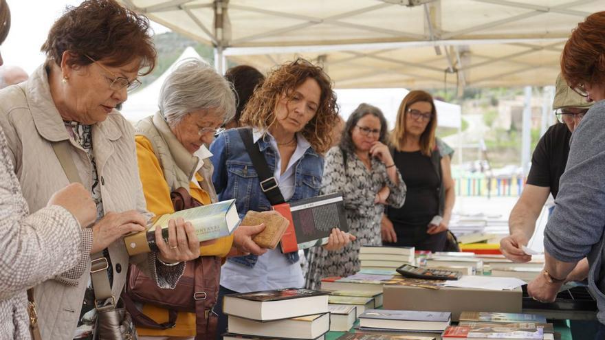 Els escriptors constaten el bon moment de la novel·la històrica a la festa literària de Puig-reig