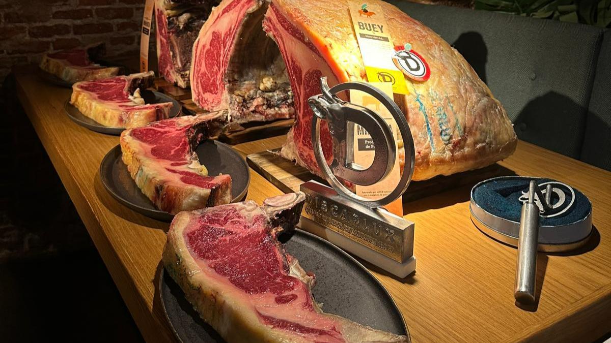 La carne de buey Minhota que estos días se come en Taberna Pedraza, una pieza exclusiva marcada por la crianza lenta y el origen.