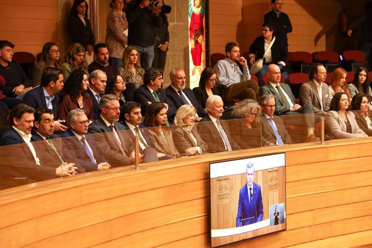 Público en el Parlamento de Galicia siguiendo la intervención de Rueda en el debate del estado de la autonomía.