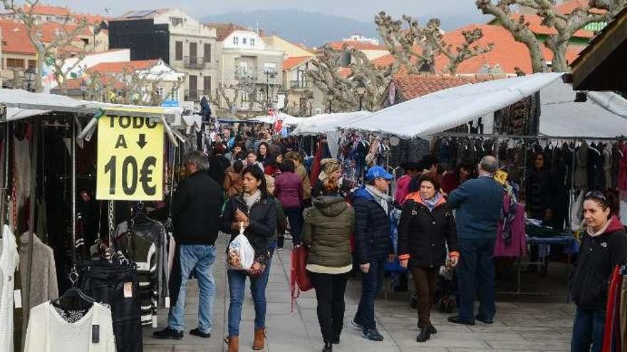 Mercadillo de Cangas. // Gonzalo Núñez