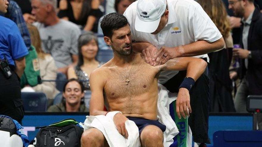 Djokovic y Federer superan la segunda ronda del US Open con problemas