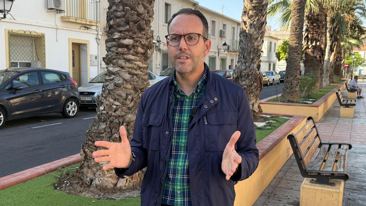 Héctor Díez, en las obras que están paralizadas en Obispo Barrachina