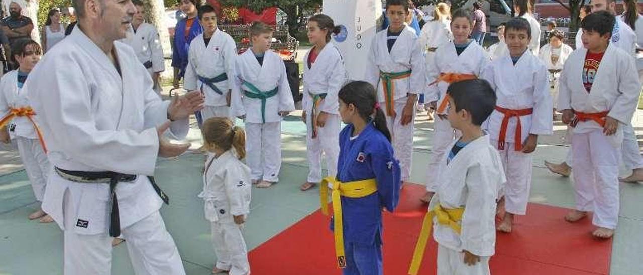 Judokas de la Asociación Deportiva Dom+. // S. Álvarez