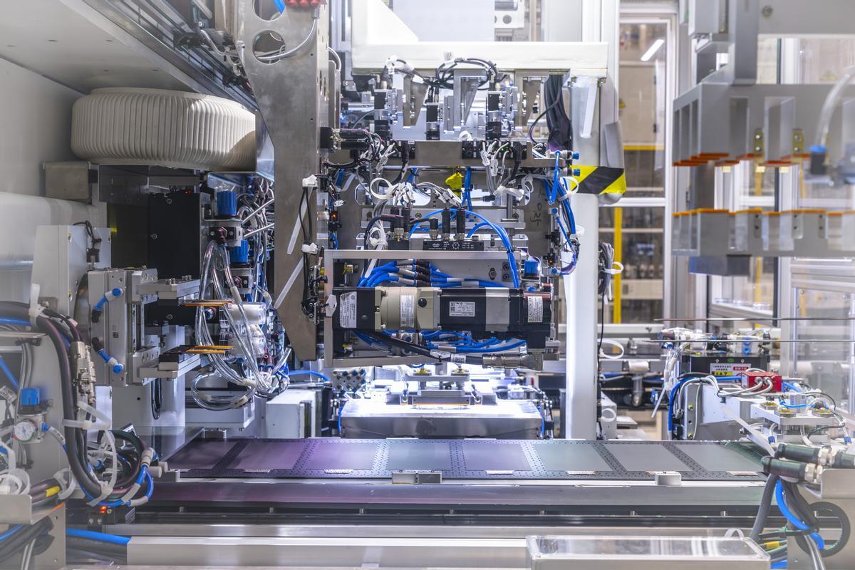 Proceso de producción de las celdas en la planta alemana de Salzgitter.