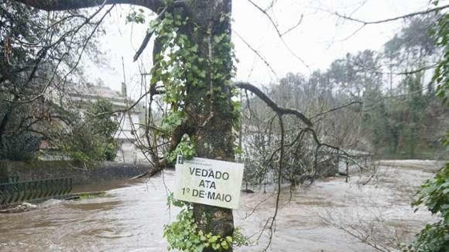 Desbordamiento del río Mendo.