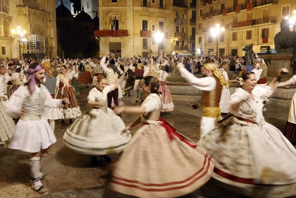 Dansà de las Fallas a la Vírgen