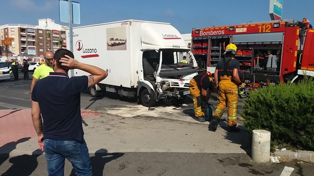 Accidente con dos camiones en Torrevieja