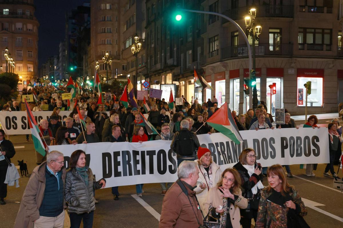 Manifestaciones en Vigo | Vigo alza la voz por la paz y contra el fascismo