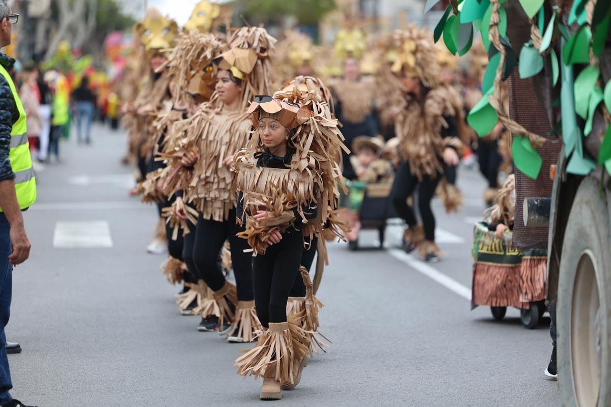 Búscate en las imágenes de la rúa de Carnaval de Ibiza