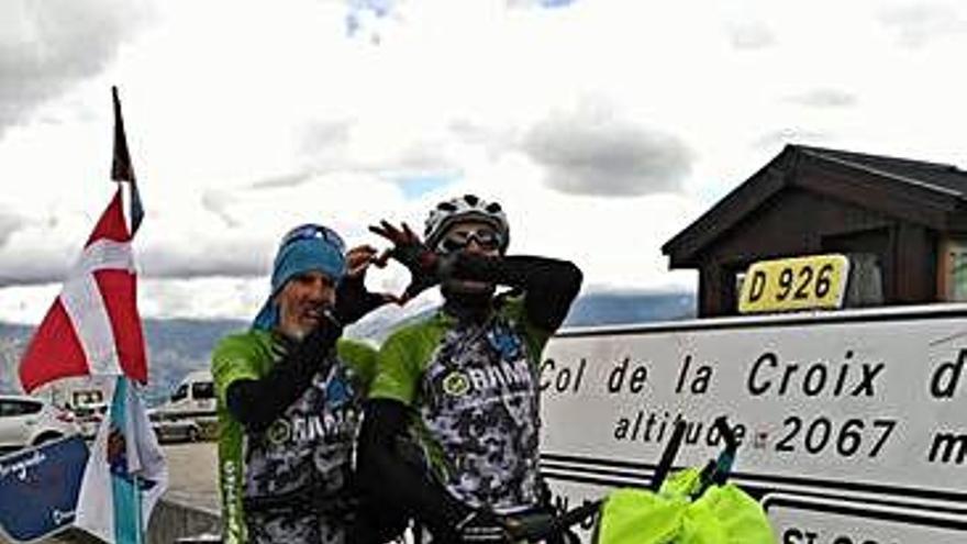 Varias imágenes de la aventura realizada por el equipo Discamino, en Los Alpes.