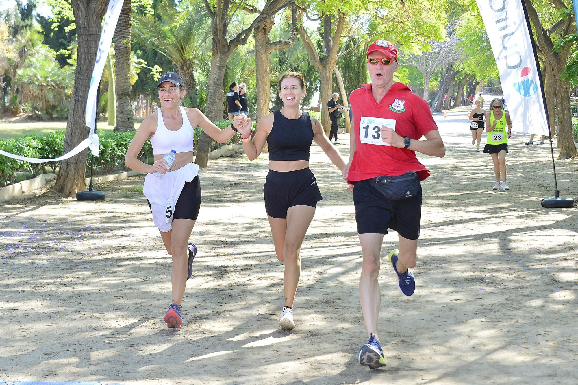 Carrera solidaria organizada por  QUIRÓNSALUD en beneficio de la asociación AFECÁNCER