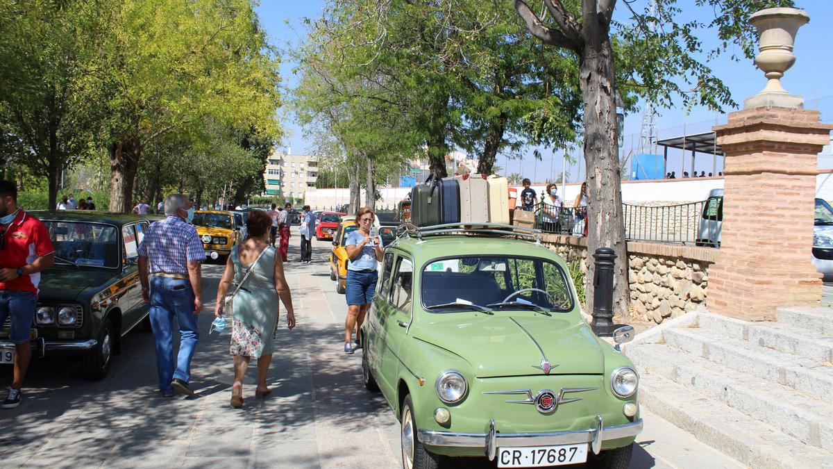 Concentración de coches clásicos en Antequera