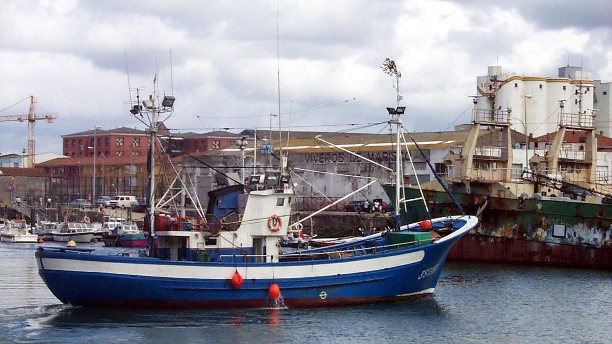 Denuncian que la UE subvenciona el combustible contaminante de los pesqueros