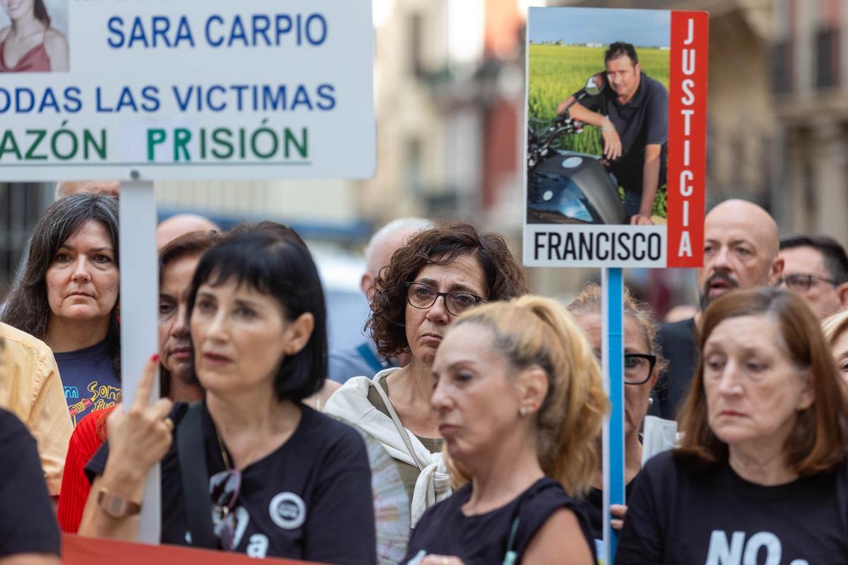 Las asociaciones de víctimas de la dana protestan en Alicante