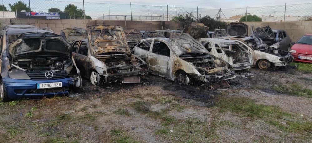 Incendio en el depósito de la Policía Local de Sant Josep