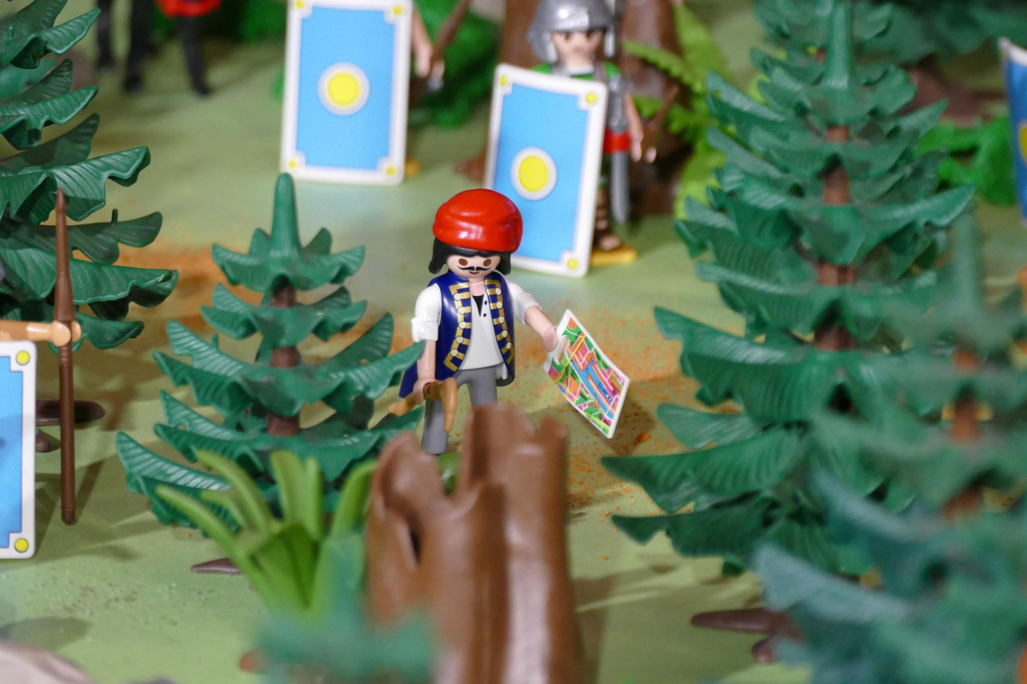 Centenars de clicks de Playmobil ocupen el Casino Menestral Figuerenc