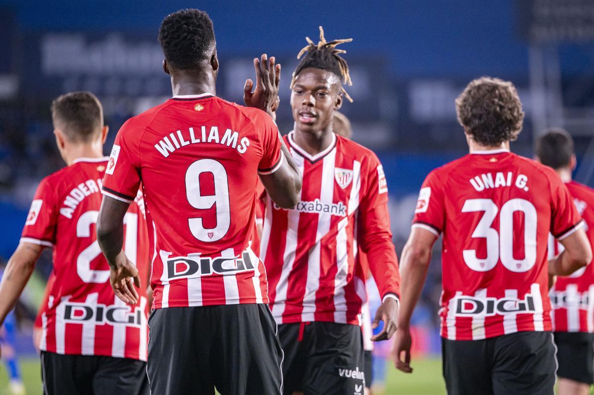 Nico e Iñaki Williams en un partido del Athletic Club de Bilbao.