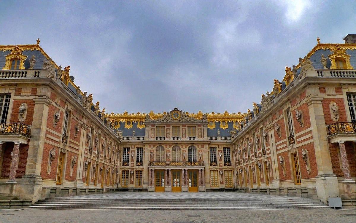 El Palacio de Versalles, Francia, Castillos encantados