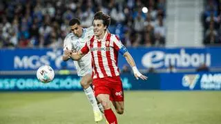El Sporting de Gijón conquista un Zaragoza (1-3) en guerra y a un paso de Primera Federación