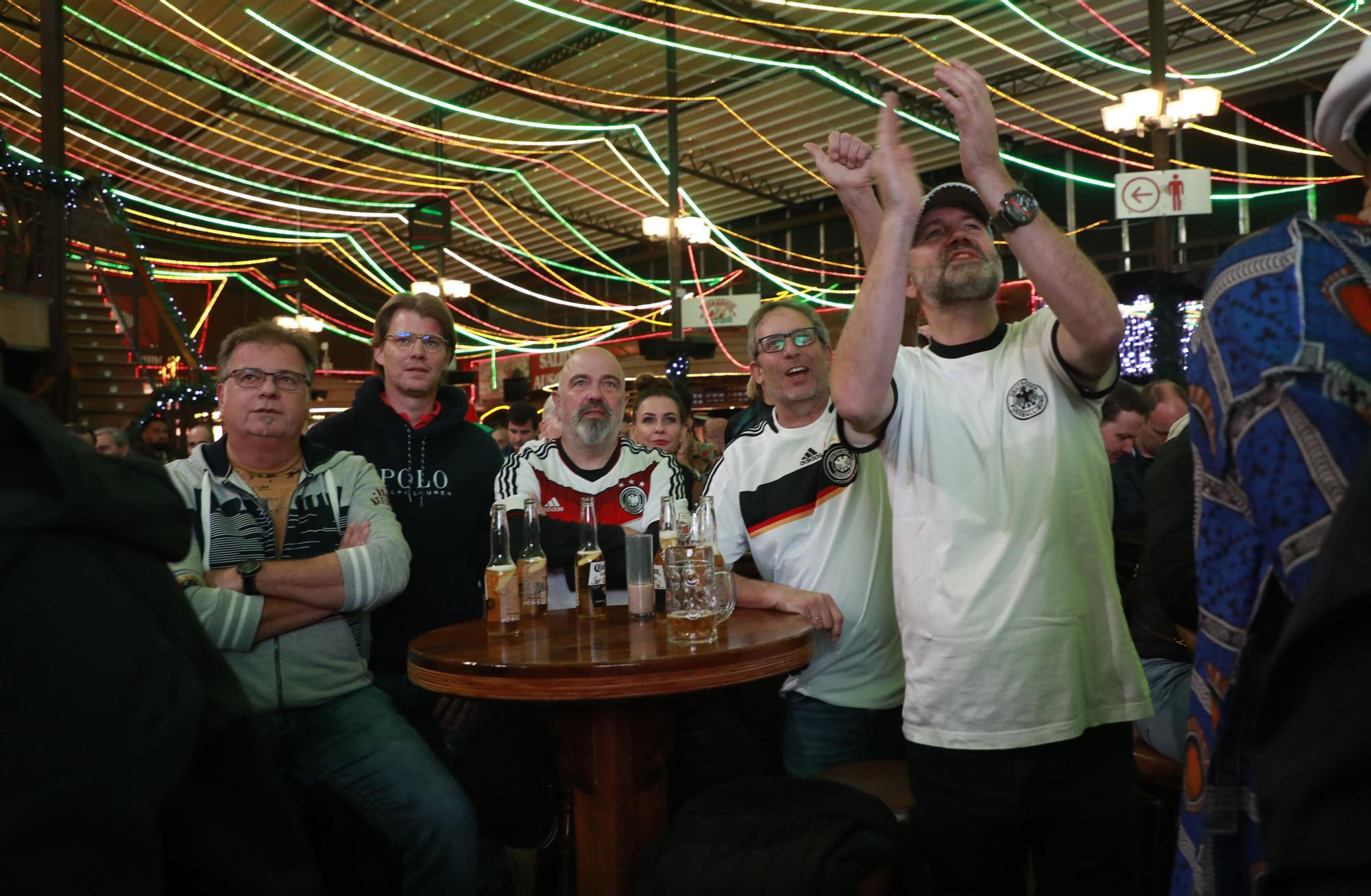 So erlebten die Fans im Bierkönig auf Mallorca den WM-Krimi Deutschland-Spanien