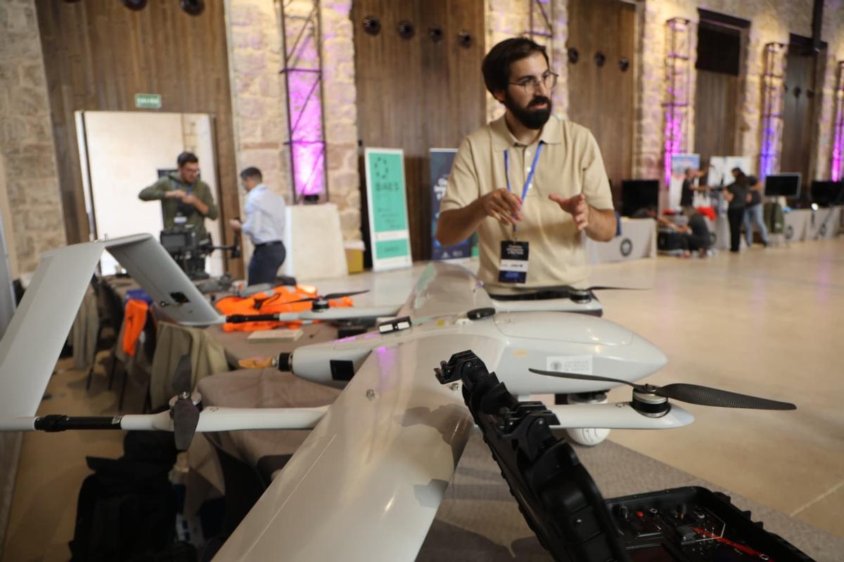 Un dron de investigación destinado a zonas rurales, durante el congreso de Alcoy