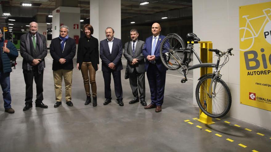 Un moment de la presentació del Punt Bici a l&#039;estació d&#039;autobusos.