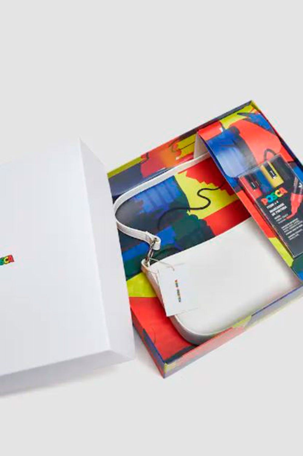 Bolso personalizable de Pull&Bear con POSCA (precio: 25,99 euros)