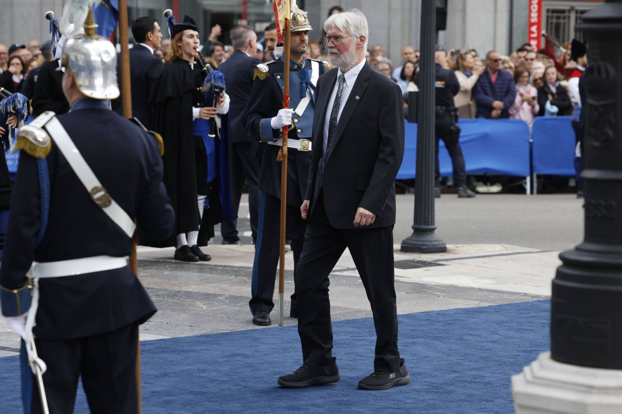 Premios Princesa. Entrada al teatro Campoamor de premiados. Kanon