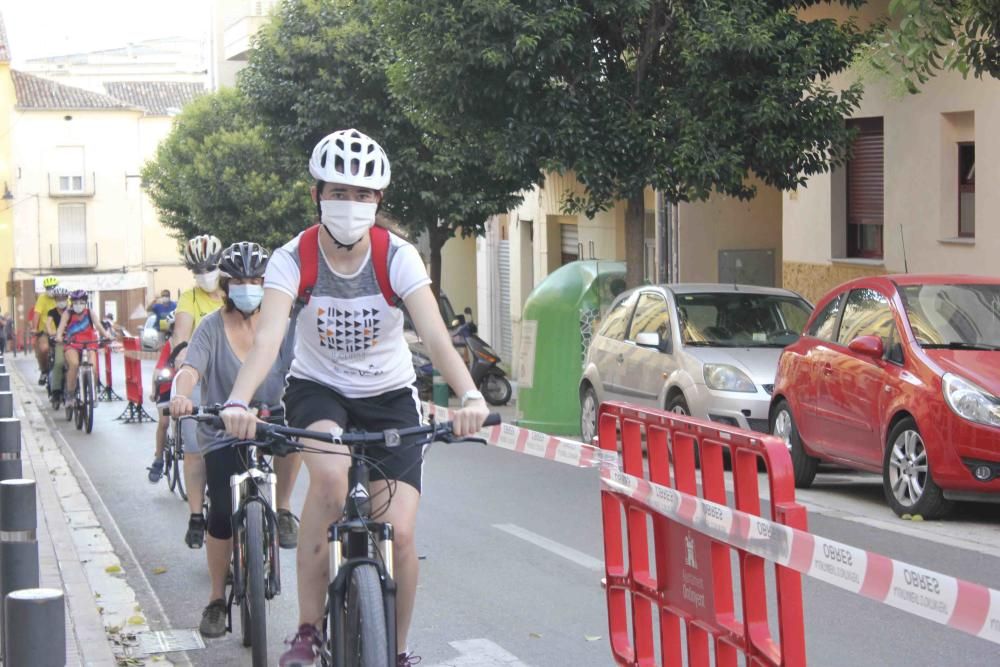 Cadena ciclista organizada en Ontinyent en el Día Mundial de la Bici