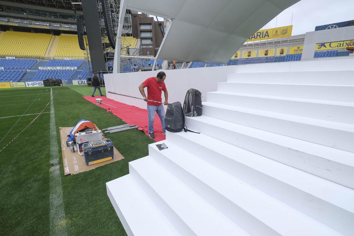 Preparativos en el Estadio de Gran Canaria para la misa del papa León XIV
