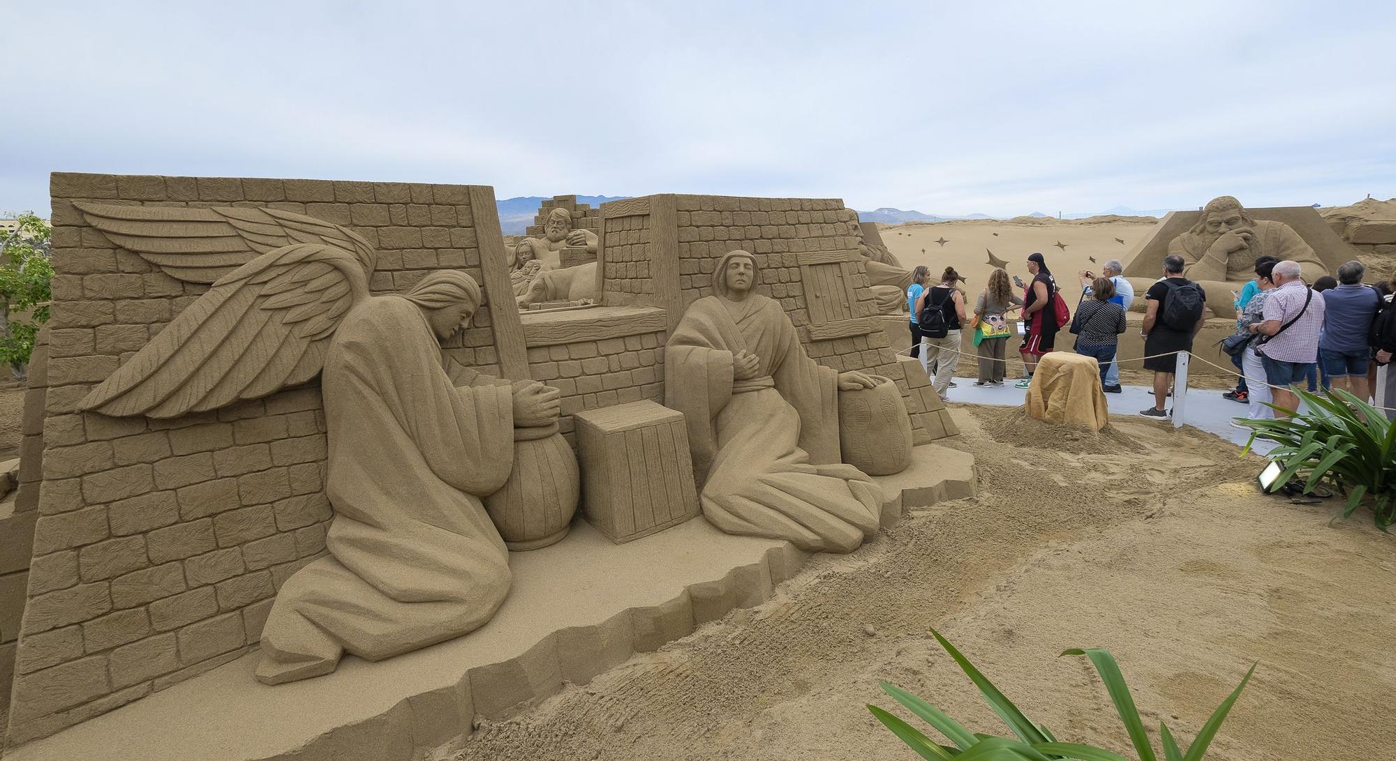 Inauguración del Belén de Arena en la playa de Las Canteras