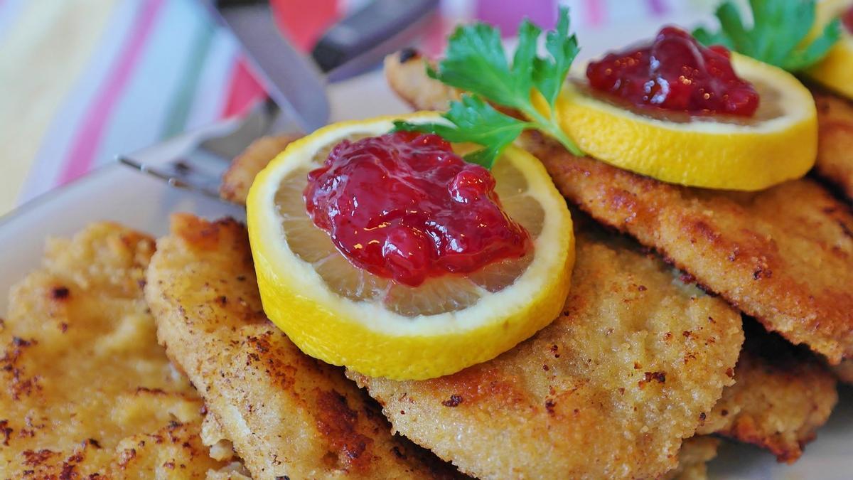 Filetes empanados en freidora de aire, la receta más ligera y deliciosa.