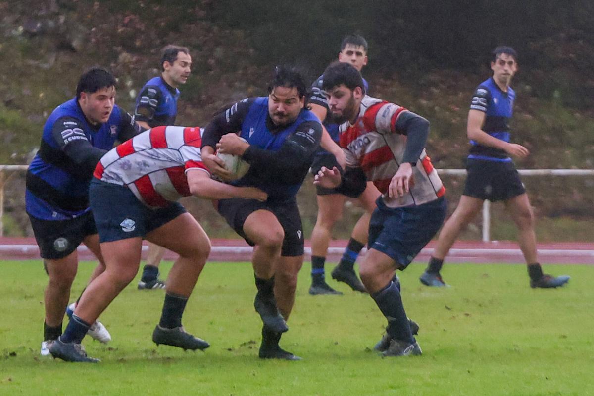 Los vilagarcianos suplieron con entrega la falta de lucidez en el juego.