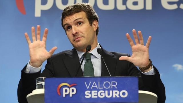 Un elocuente Pablo Casado durante la rueda de prensa.
